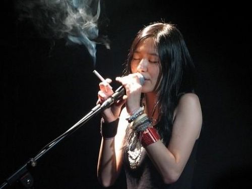 一直很安静伴奏mp3，一直很安静伴奏曲-第1张图片-