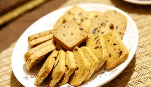 雪饼不脆了怎么恢复,饼干受潮了怎样变脆图1