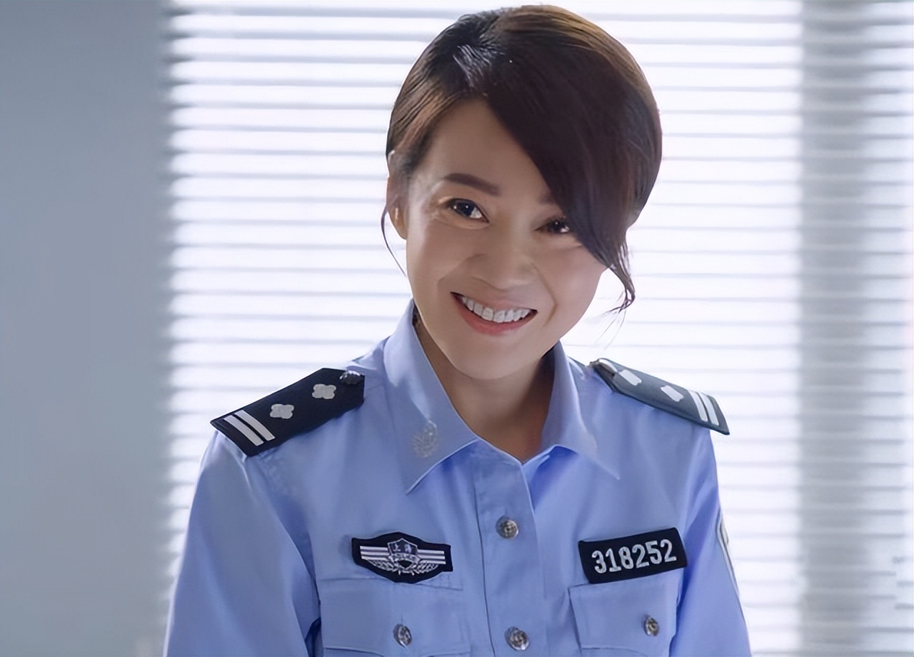 蒋欣的麒麟臂,宋佳的法令纹,打了多少“花瓶”女星的脸