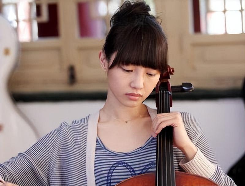 白百何个人资料及简介(白百何:与陈羽凡因戏结缘,在丈夫支持下走红,如今却风光不再)