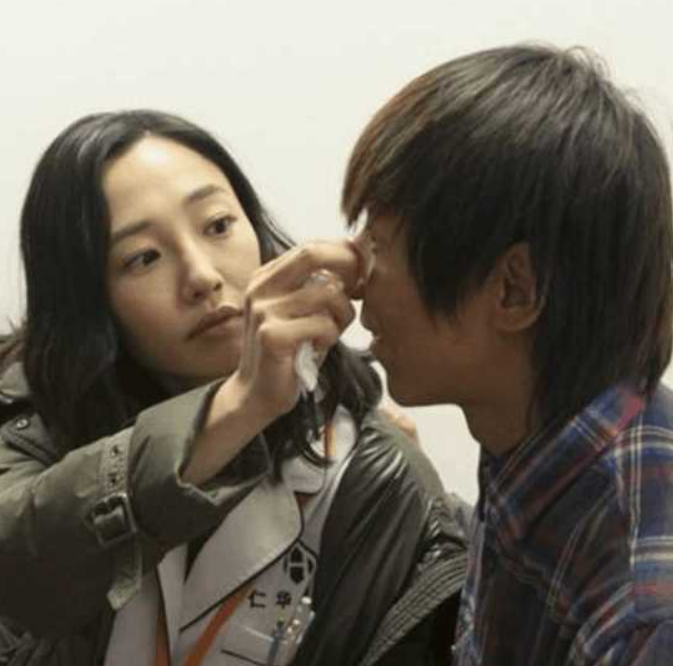 白百何个人资料及简介(白百何:与陈羽凡因戏结缘,在丈夫支持下走红,如今却风光不再)