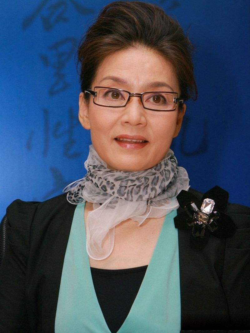 潘虹:离婚后又经历3段失败恋情,而今她的感悟让人心碎