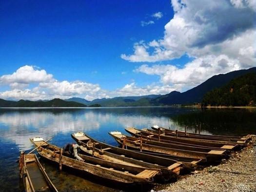 1、三天游,建议大家选择第三天前往丽江(或西双版纳),如果当天没有出行计划的话,可以住在西双版纳的当地民宿,然后在第二天去西双版纳的金沙江索道游览。