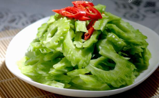 素炒苦瓜的正宗做法(素炒苦瓜怎么做好吃)(2)