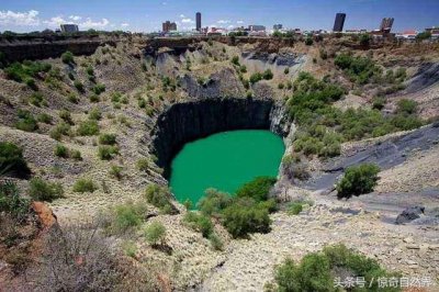 ​南非钻石矿区有哪些（直击南非钻石矿坑）