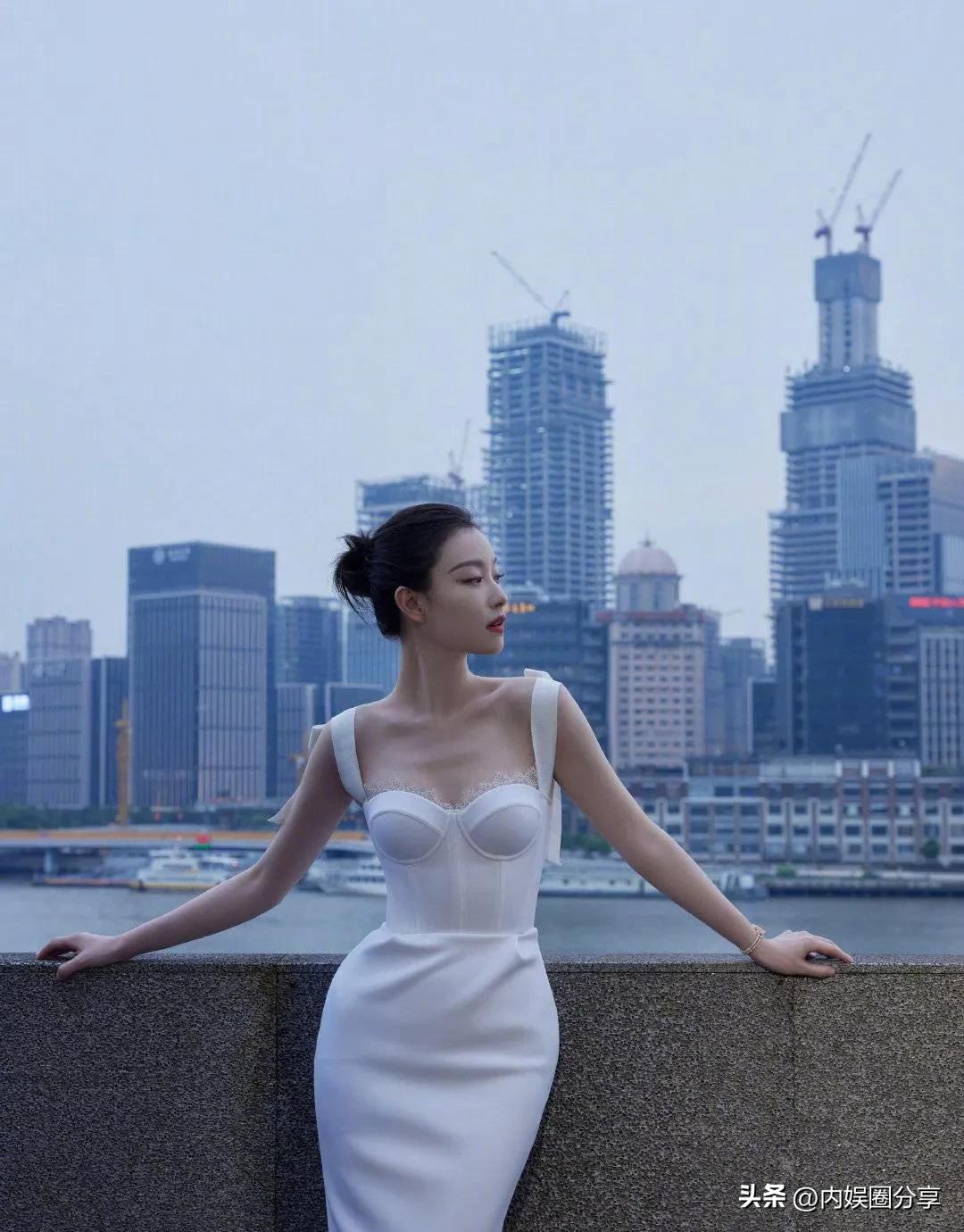 倪妮个人资料介绍： 34岁魅力十足的倪妮，身材火辣性感迷人