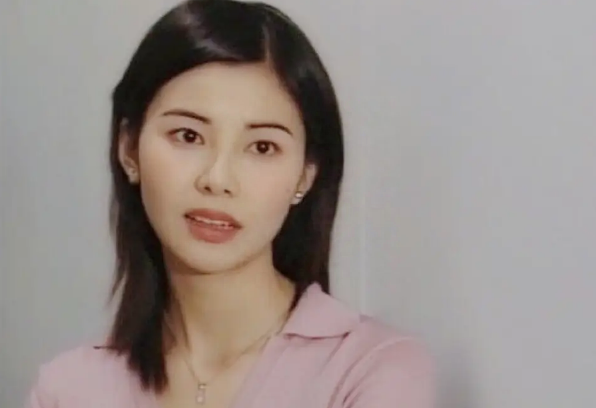 蒙嘉慧个人资料：不幸福的原生家庭长大，与郑伊健婚后丁克，48岁依旧美丽