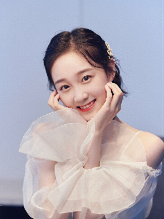 李子璇是做什么的 个人资料作品盘点