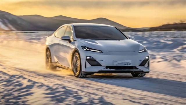 长安c 385最新动态(UNI-V纯电动版长安C385官图发布)(4)