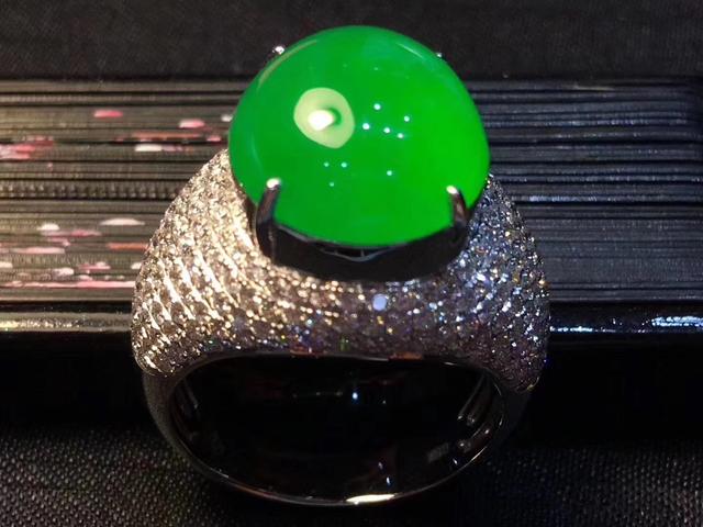 翡翠鉴别最常见的方法(翡翠常见的辨别方法)(2)