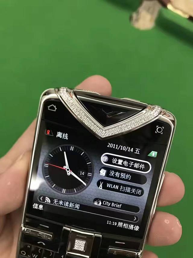 诺基亚2.4英寸的智能手机有哪些（售价21万的诺基亚Vertu手机）(2)