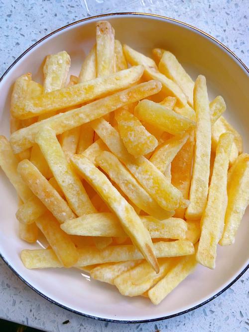 炸薯条怎么做才又香又脆(炸薯条这样做才好吃)