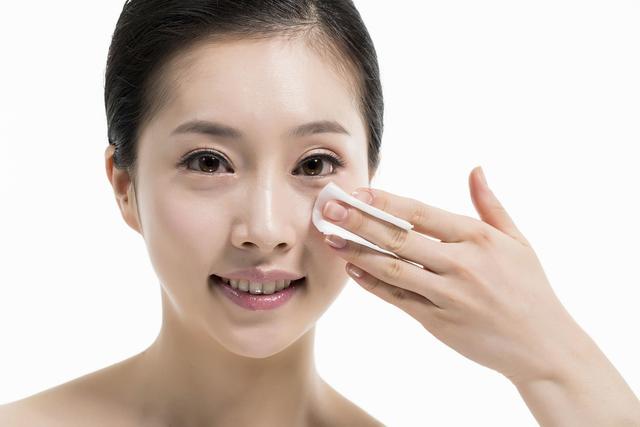 卸妆水排行榜10强出炉你用过哪款(八款热门卸妆水优缺点)(1)