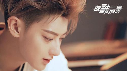 夜空中最亮的星原唱是谁