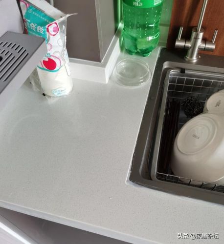 整体厨房台面用什么材质好(整体厨房台面用什么胶酸性还是中性好)-第1张图片-