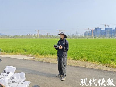 ​施肥、配置药水……苏州大二男生痴迷飞无人机
