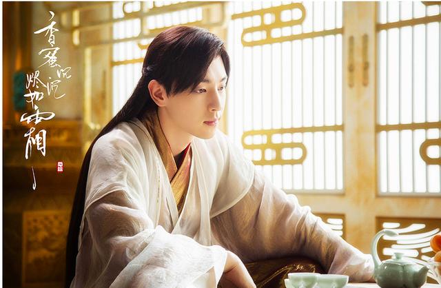 邓伦与杨紫恋情坐实假戏真做?网曝邓伦疯狂求爱杨紫真假?