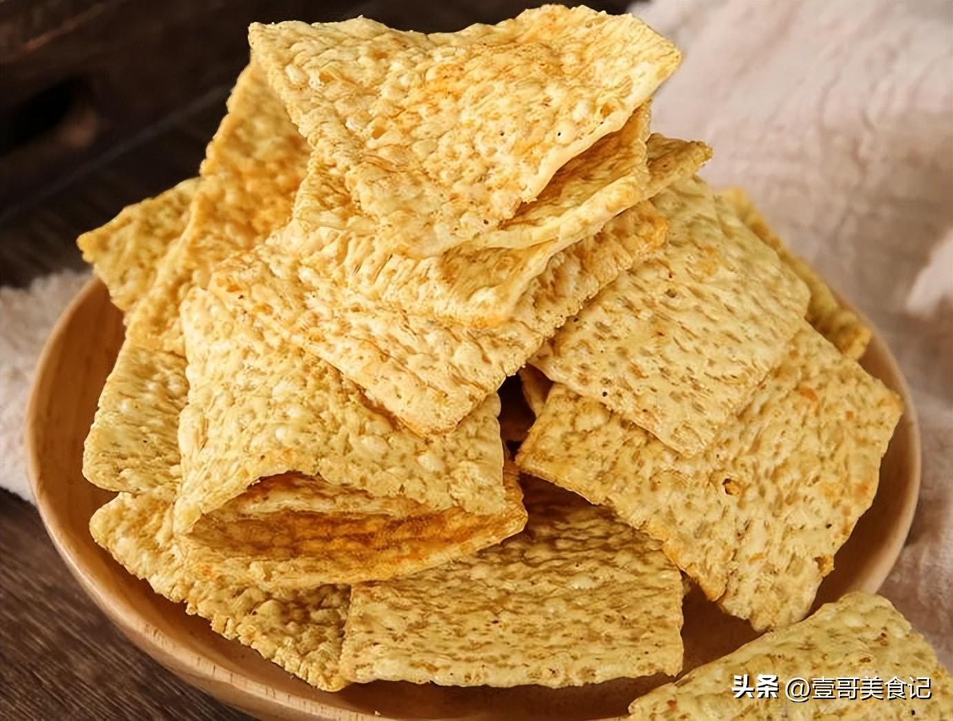 市面上的苦荞片是膨化食品吗(苦荞片热量高吗)