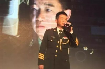 ​父亲写的散文诗歌词（含蓄的父亲内心都满怀深情）