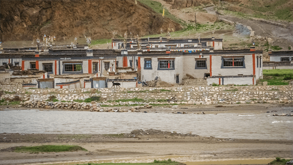 川藏铁路什么时候建成完工(川藏铁路预计哪年通车)