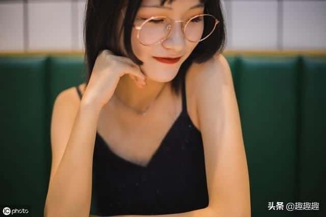 年纪轻轻就有强大气场女生(能量高的女人特征)