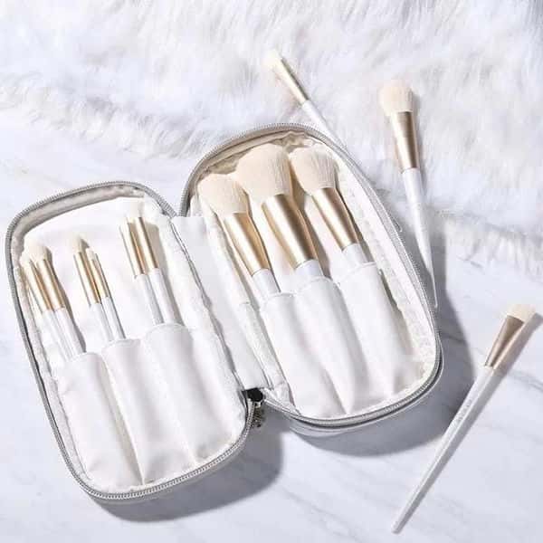 化妆刷应该多久洗一次(化妆刷多久洗一次比较好)