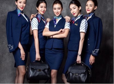 ​空姐工资是多少钱一个月（空姐工资多少一个月）