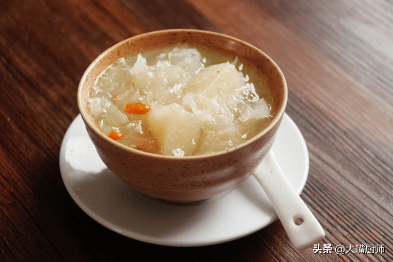 银耳不出胶是怎么回事(如何使银耳快速出胶)