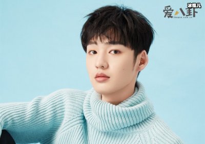 ​付伟伦李浩菲被曝在一起多年，起底二人认识的经过