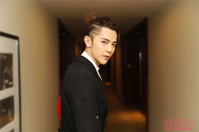 炎亚纶对汪东城的感情 炎亚纶非常喜欢汪东城