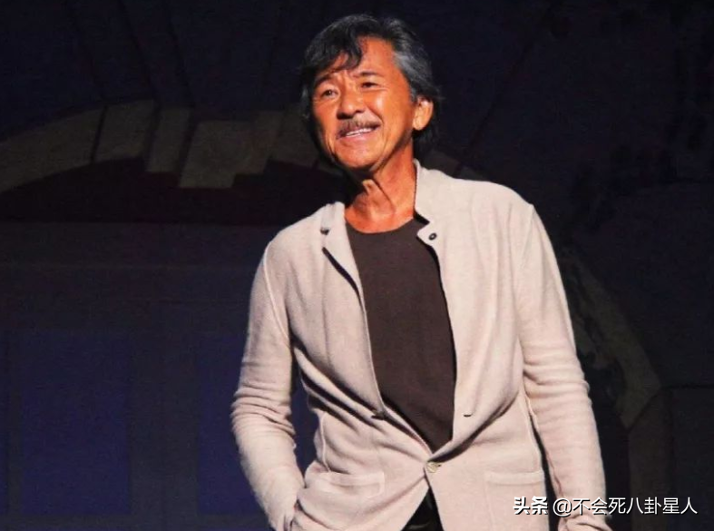 跳河自杀、要饭乞讨，被梅葆玖称哗众取宠的李玉刚，现状如何