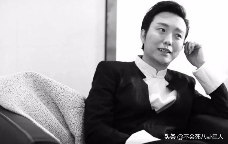 跳河自杀、要饭乞讨，被梅葆玖称哗众取宠的李玉刚，现状如何