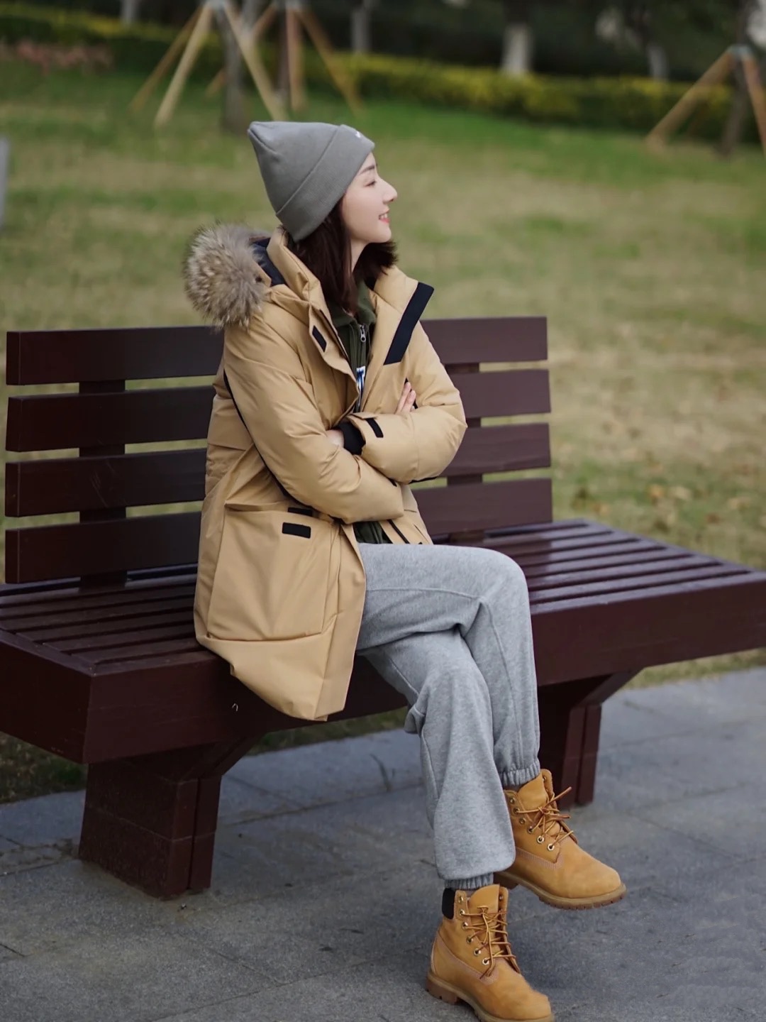 新买的羽绒服有鸭腥味怎么回事（新买的羽绒服有鸭腥味怎么办）