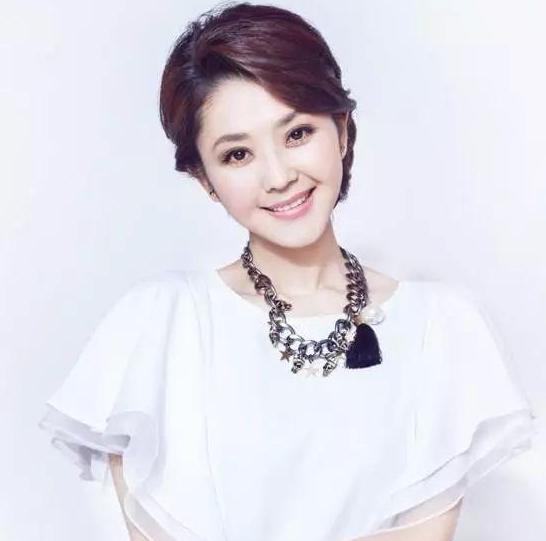 主持人方琼个人资料简介及家庭(从乡下丫头到主持一姐)(2)