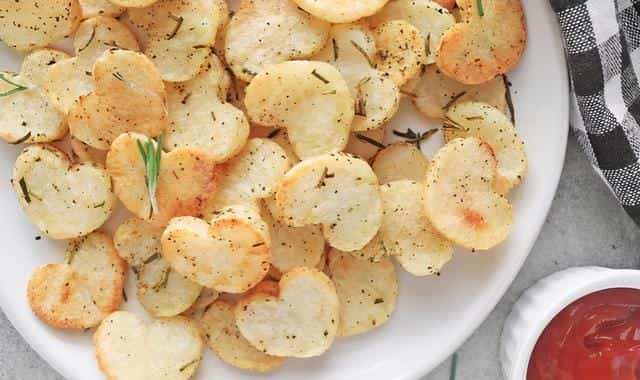 烤箱烤土豆片温度和时间是多少（烤箱烤土豆温度和时间）