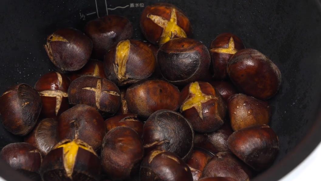 生栗子怎么煮好吃又好剥皮-(买了生栗子怎么煮好吃窍门)