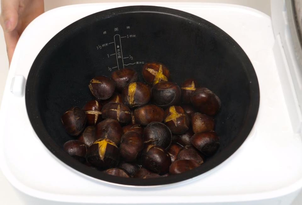 生栗子怎么煮好吃又好剥皮-(买了生栗子怎么煮好吃窍门)