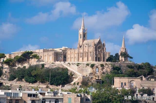 地球上最小的国家是哪个国家-(世界上最小的国家是哪个国家)