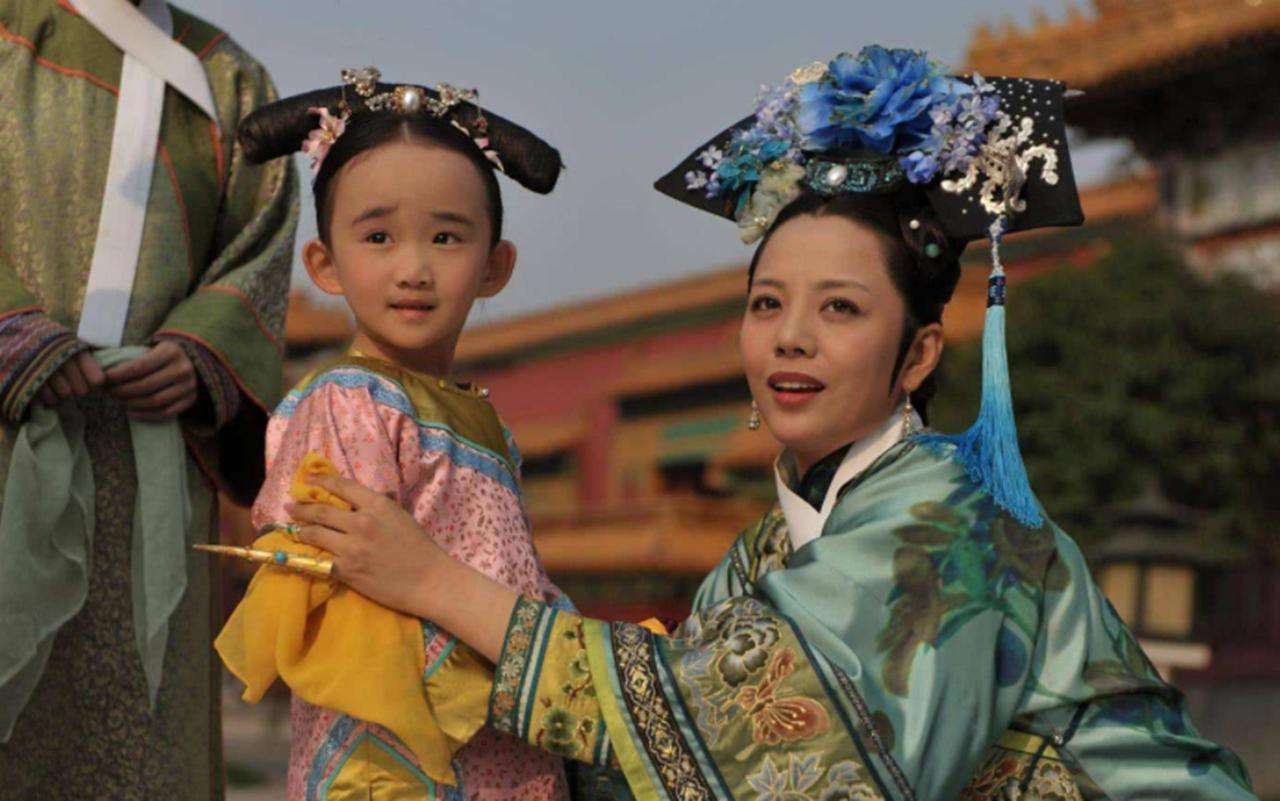 甄嬛传里面的胧月是谁的孩子（甄嬛传里的胧月是谁的孩子）