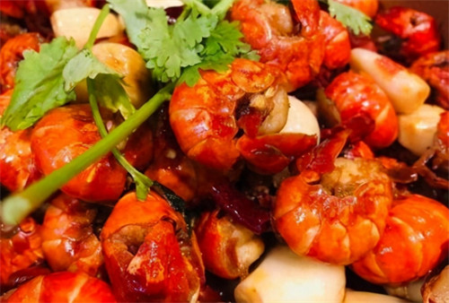 龙虾尾和小龙虾的区别(龙虾尾和小龙虾哪个好吃)