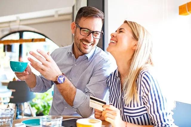 男生说你养我吗怎么幽默回复(怎么高情商回复我养你)