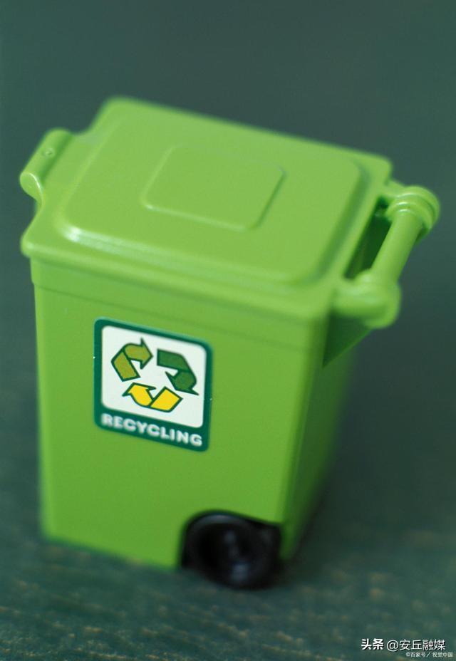 灰色垃圾桶对应什么垃圾(各种颜色垃圾桶对应的垃圾)