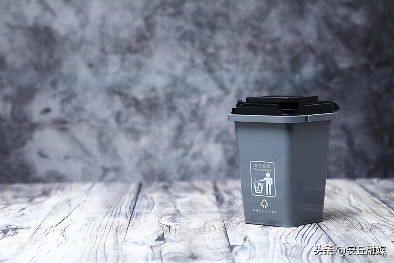 灰色垃圾桶对应什么垃圾(各种颜色垃圾桶对应的垃圾)