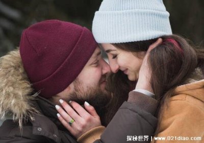 ​5684初吻是什么意思，竟然是口红(9键输入法打出来的)