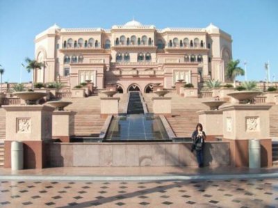 ​全球八星级酒店有几个 花费40吨黄金面积24.3万平方米