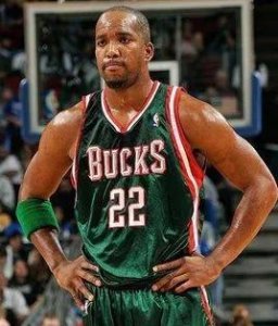 ​最被低估的全明星得分后卫-雄鹿队“老大”迈克尔里德