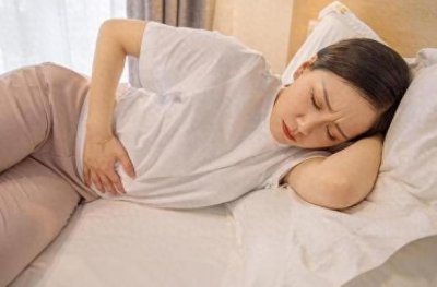 ​怀孕60天后流产的“胎儿”什么样？触动人心，网友：不忍心看