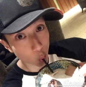 ​吴尊为什么空降热搜榜 吴尊老婆林丽莹个人资料微博儿子女儿照片