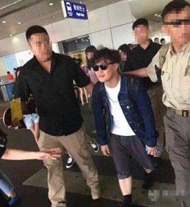 ​井柏然参加时尚先生居然变得这么矮？朴灿烈身高是只有158吧？