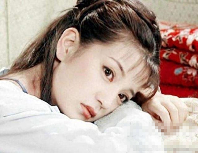 罕见《还珠格格》剧照：看到第三张穿帮镜头再也忍不住笑了